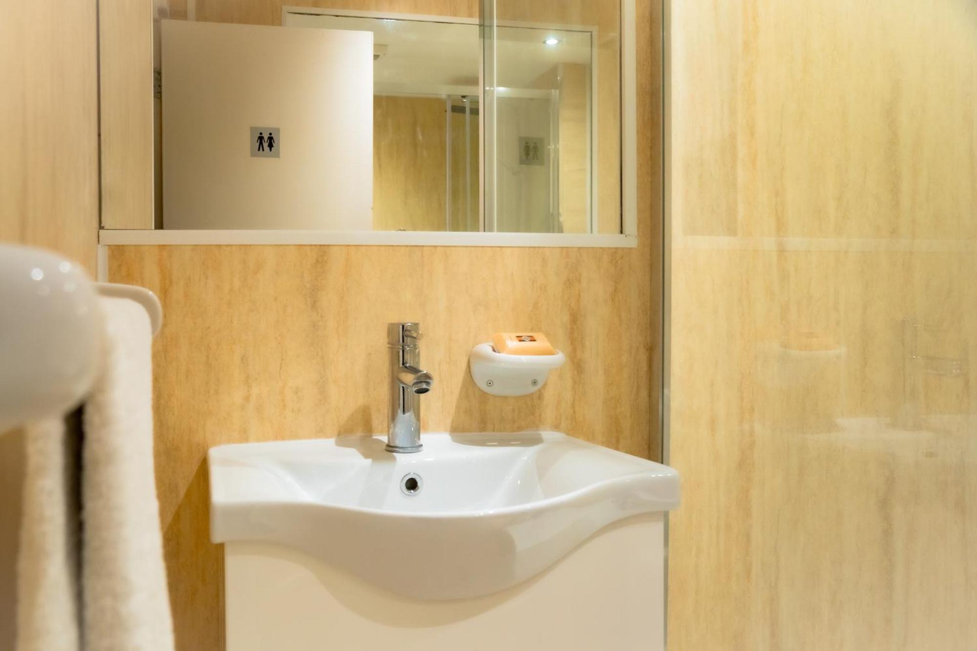 Loft Style Apartment Near O2, Abba Voyage, Excel Londra Esterno foto