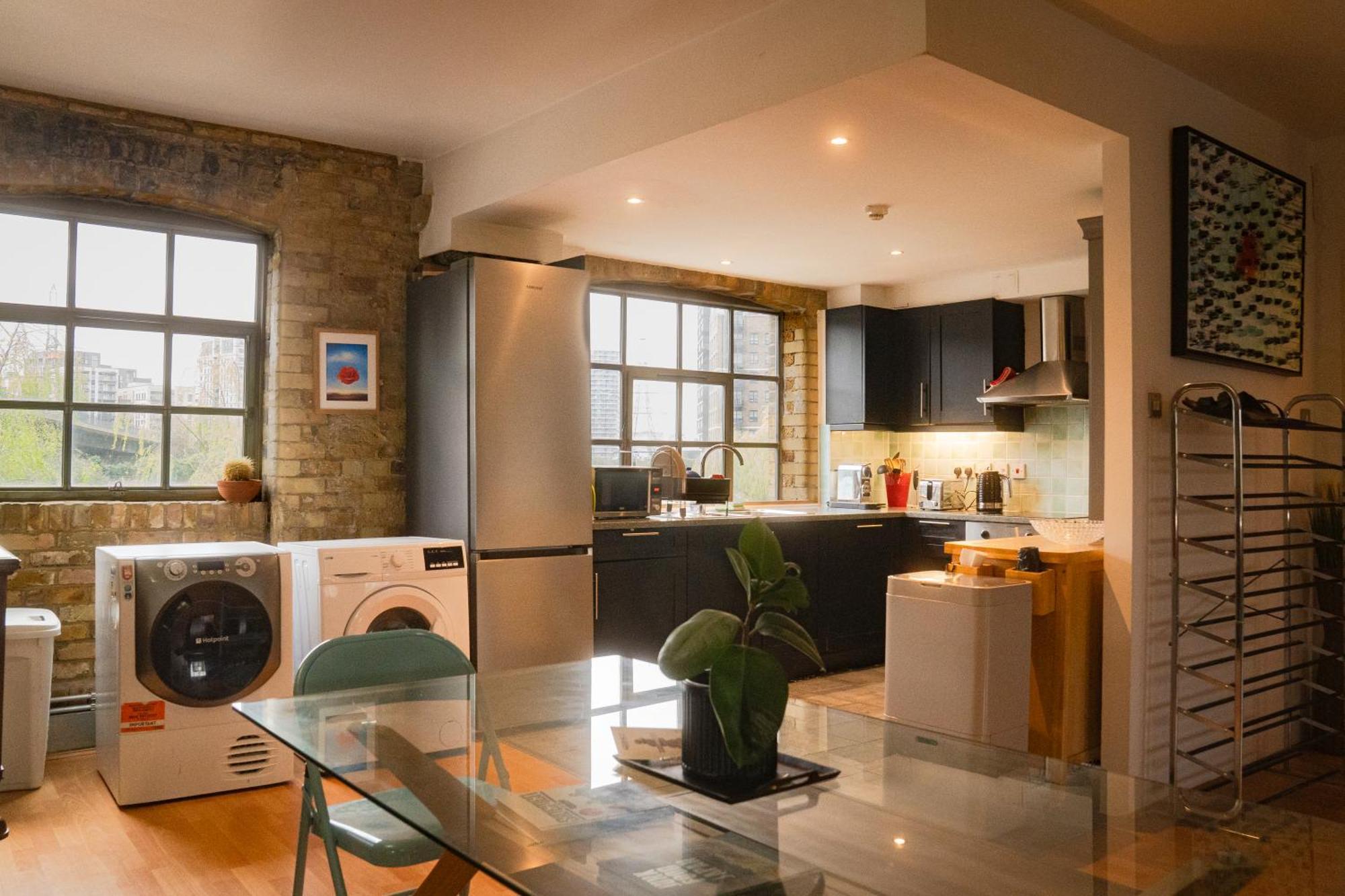 Loft Style Apartment Near O2, Abba Voyage, Excel Londra Esterno foto