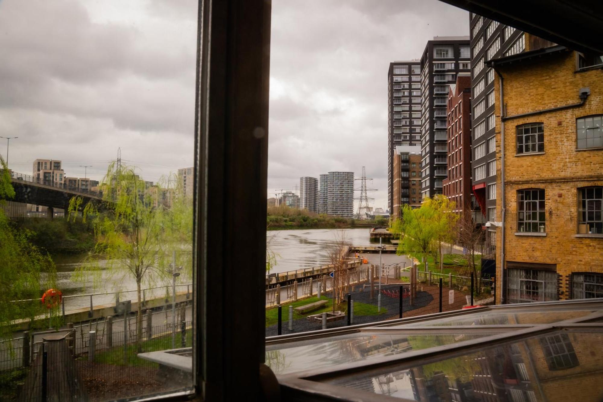 Loft Style Apartment Near O2, Abba Voyage, Excel Londra Esterno foto